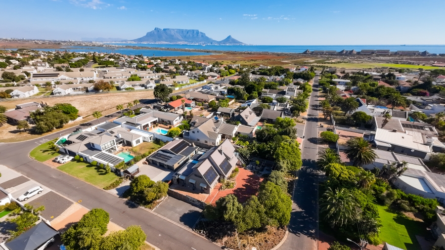 6 Bedroom Property for Sale in Flamingo Vlei Western Cape